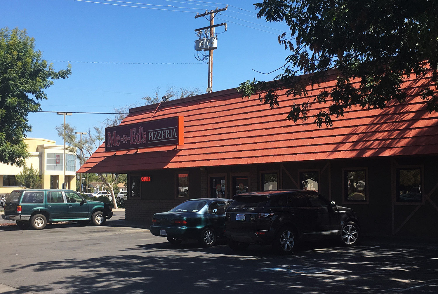 Best Pizza: Me-N-Ed's Pizzeria